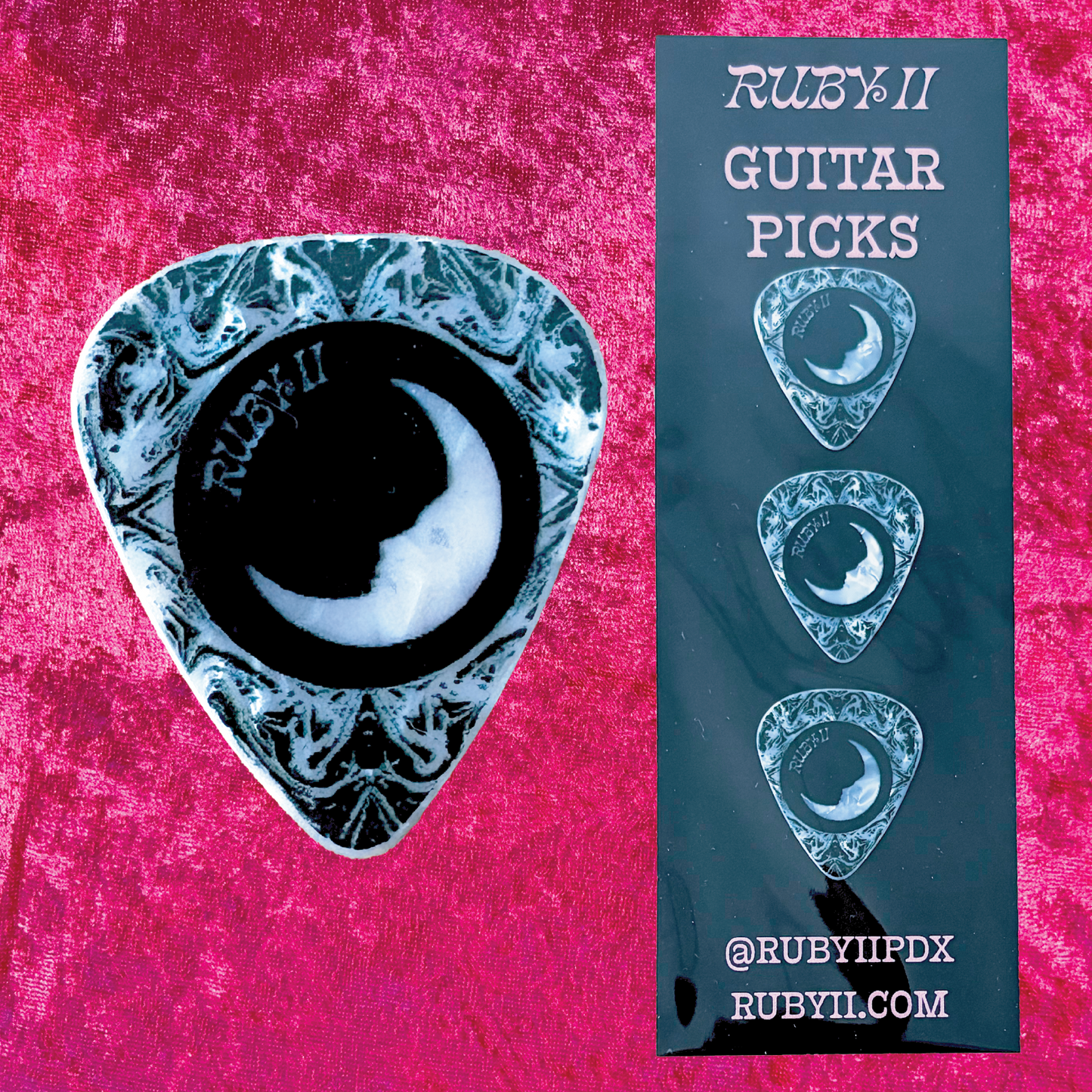 La Luna Pearl Guitar Picks (3 Pack)