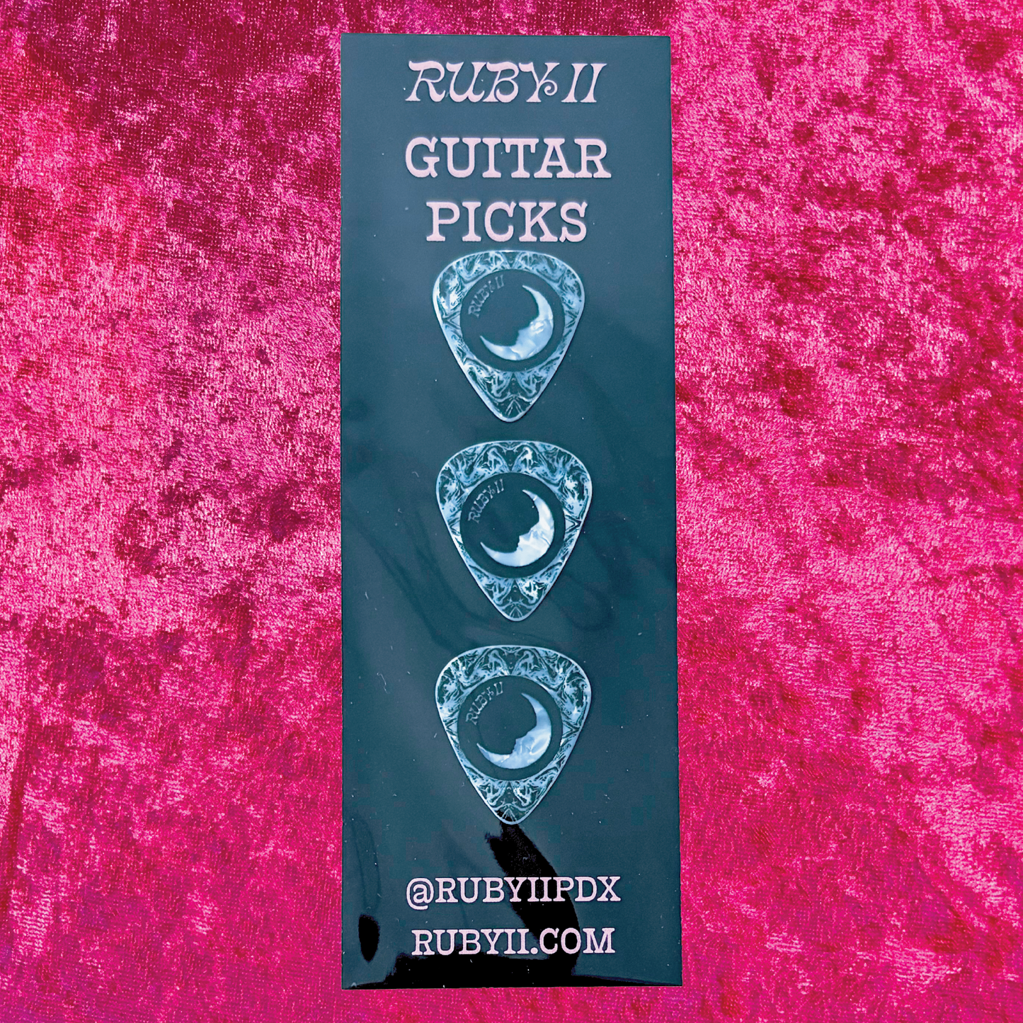 La Luna Pearl Guitar Picks (3 Pack)