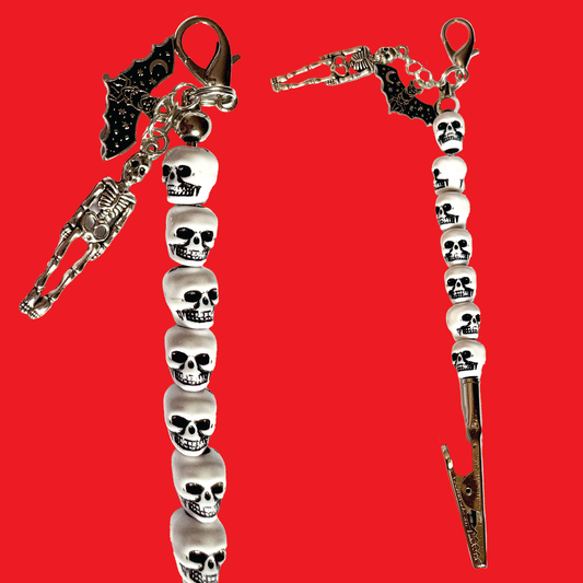 Spooky Roach Clip