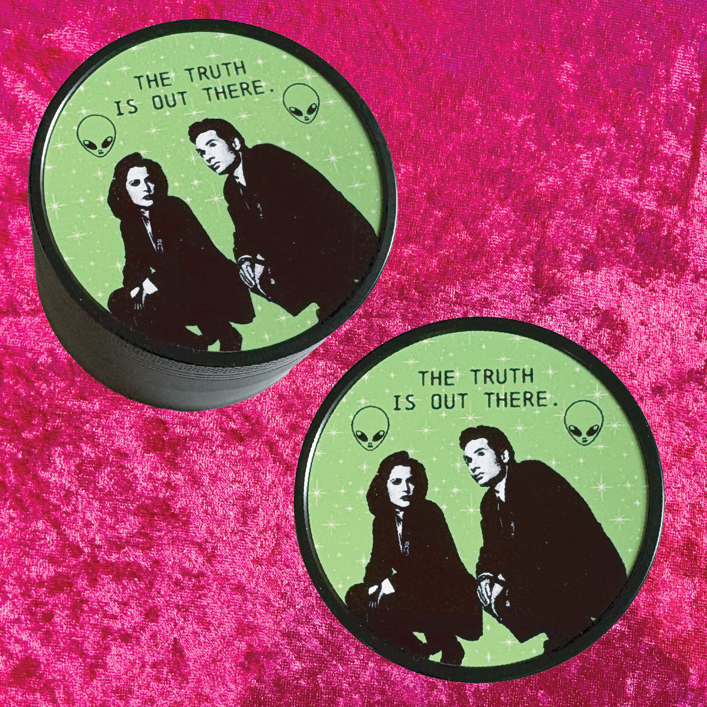 X-Files Smoking Accessory Pack